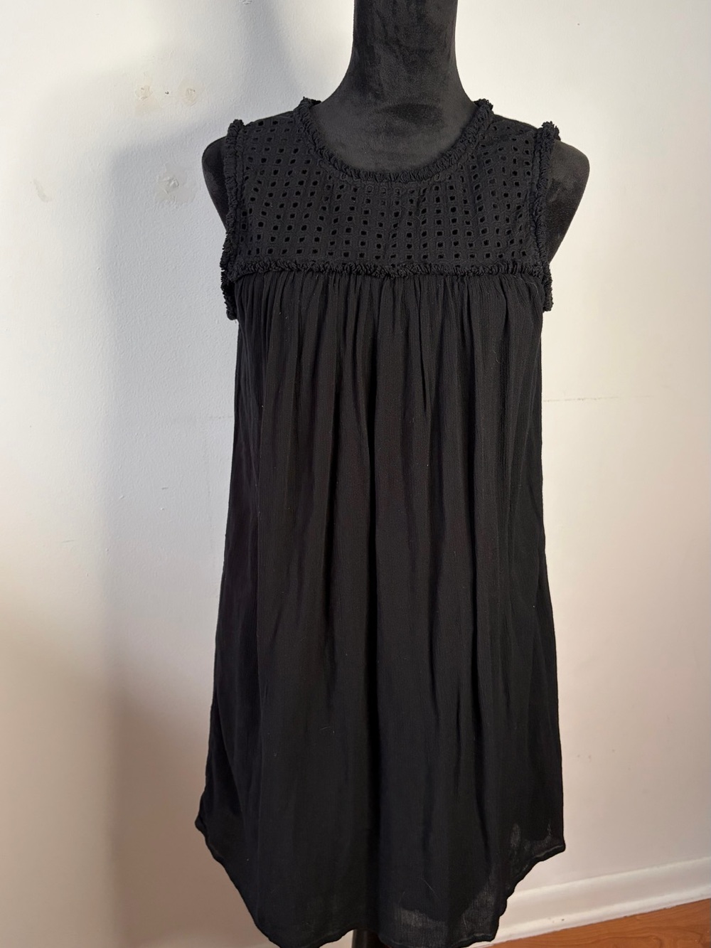 Tommy Bahama Black Sleeveless Eyelet Yoke Dress Medium